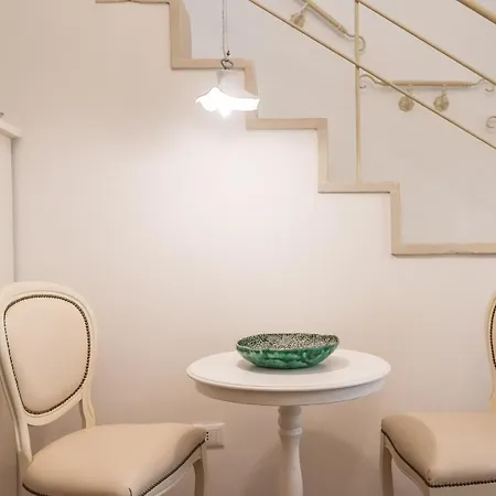 Le Nicchie Luxury Bed and Breakfast 2*