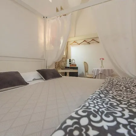 Le Nicchie Luxury Bed and Breakfast Λέτσε